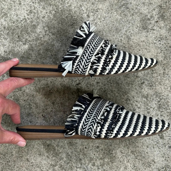 Lucky Brand Baoss Mule, size  6 - Picture 3 of 9